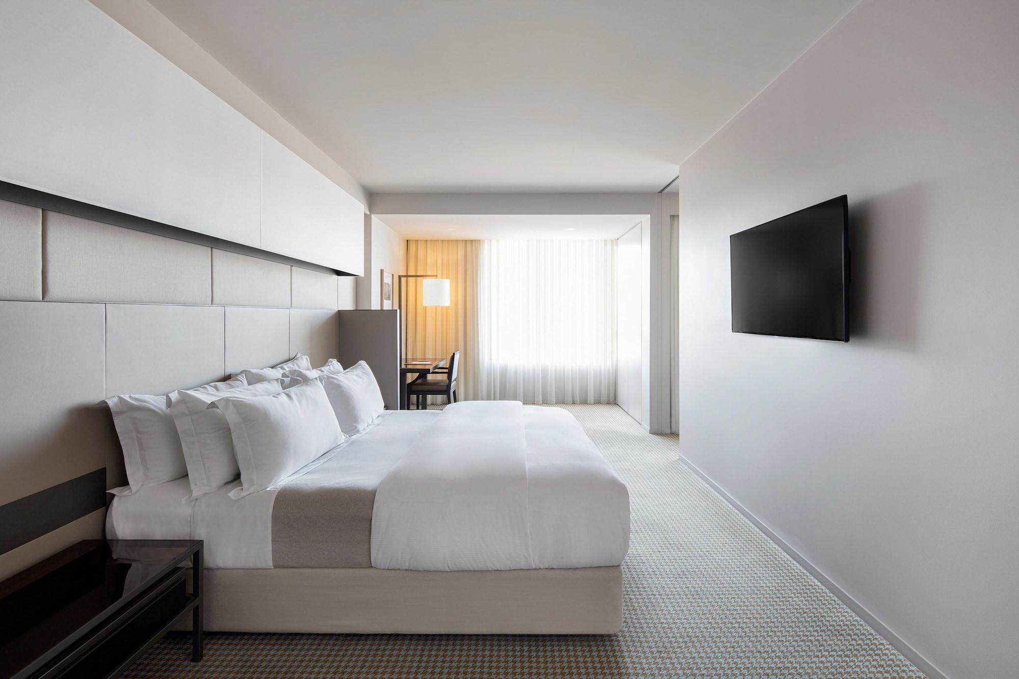 Hotel Realm Kanberra Dış mekan fotoğraf A room at the hotel