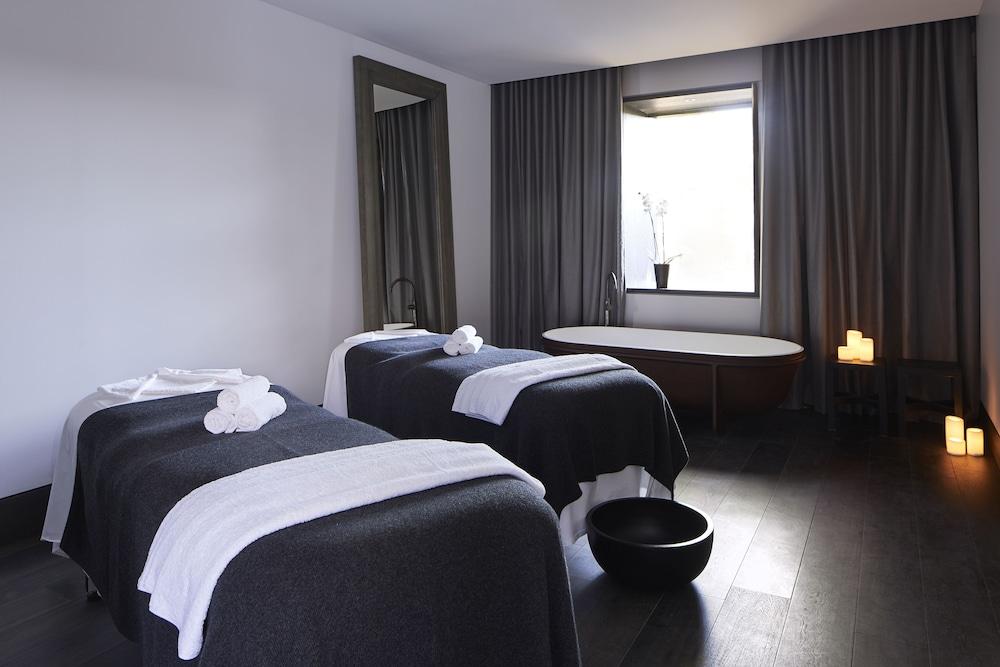 Hotel Realm Kanberra Dış mekan fotoğraf The spa at The Standard East Village