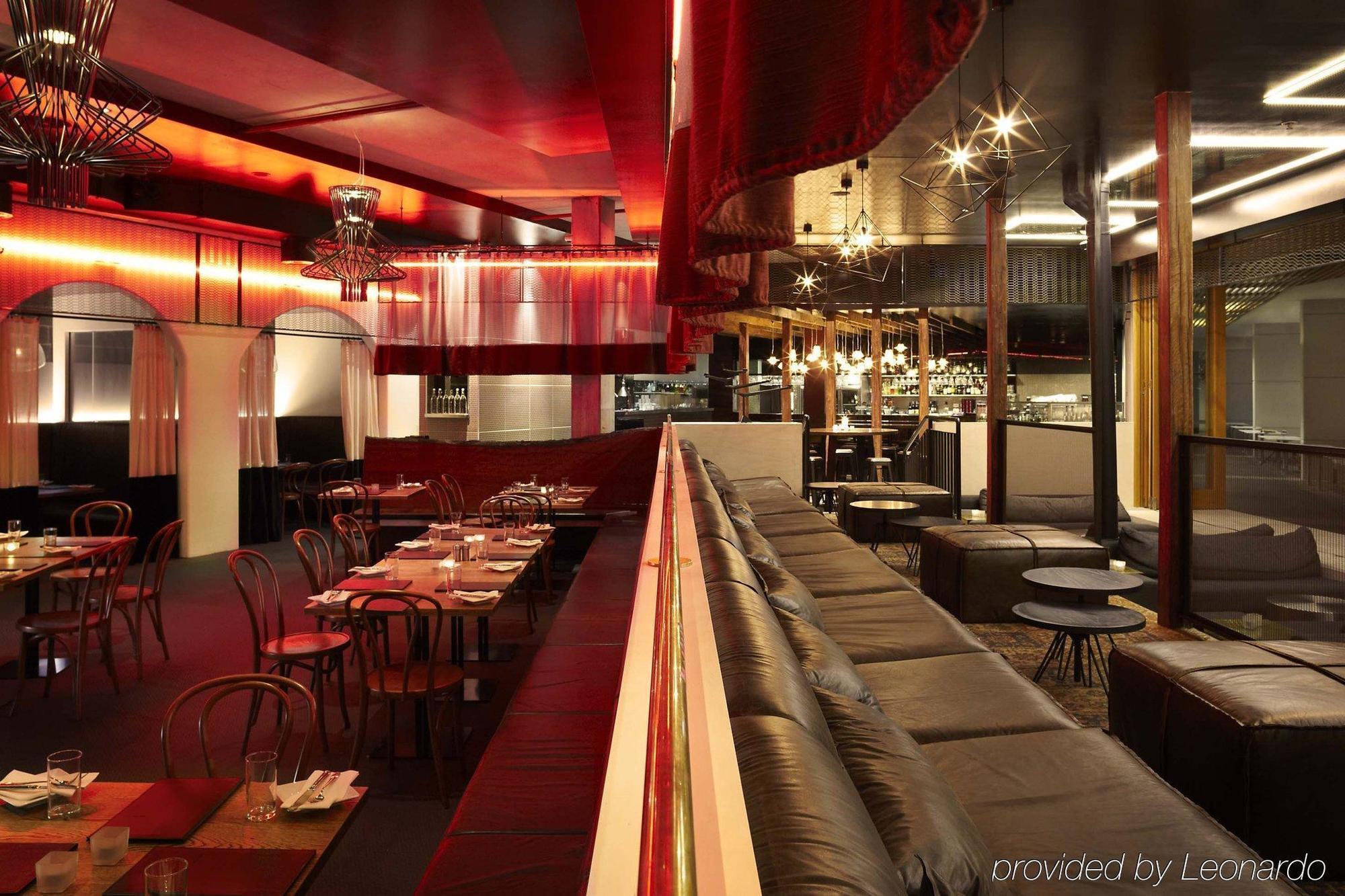 Hotel Realm Kanberra Dış mekan fotoğraf Interior of the restaurant