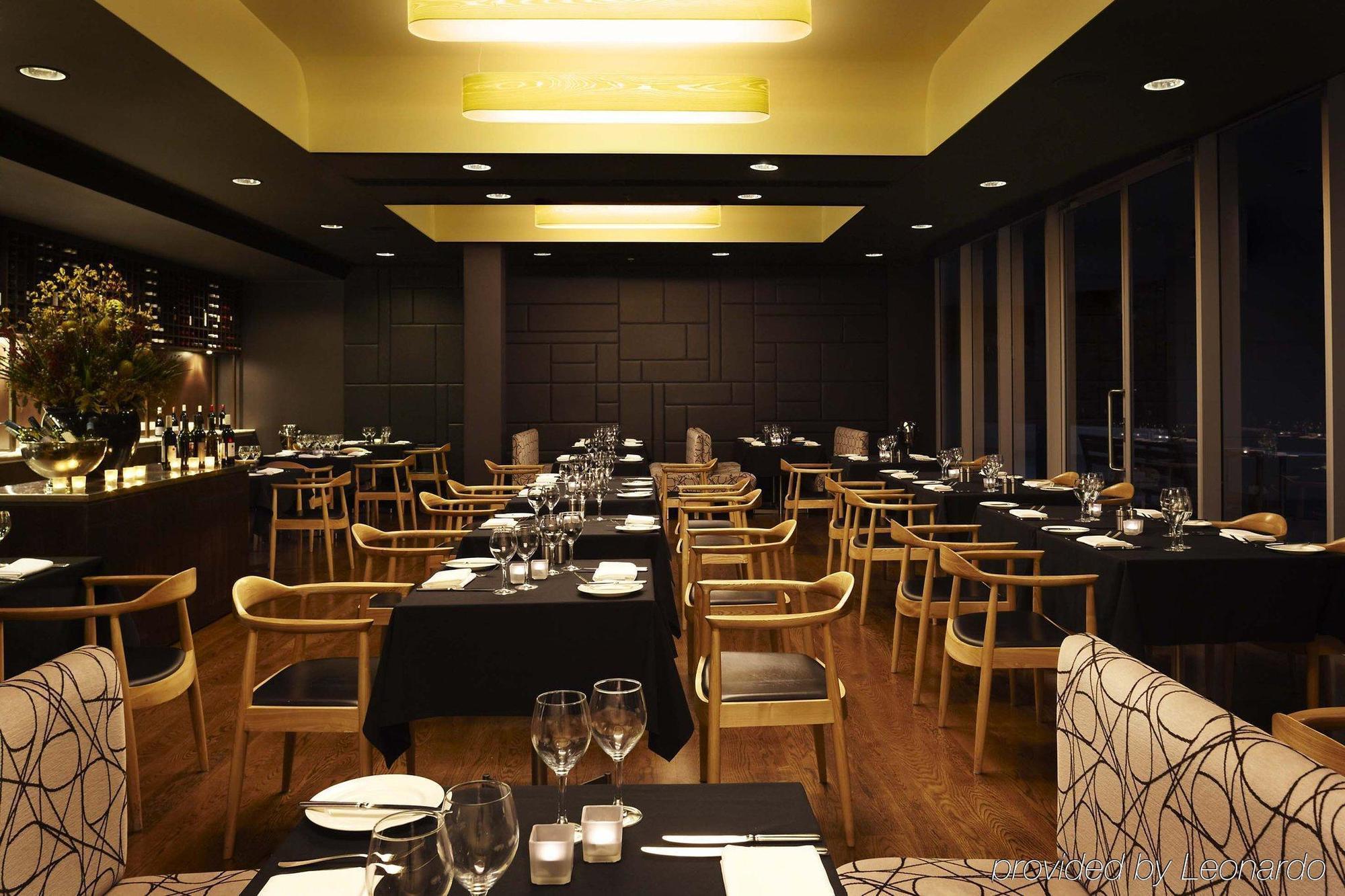 Hotel Realm Kanberra Dış mekan fotoğraf Restaurant