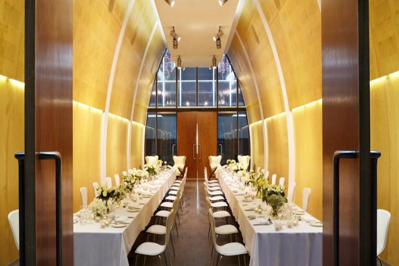 Hotel Realm Kanberra Dış mekan fotoğraf The Long Room
