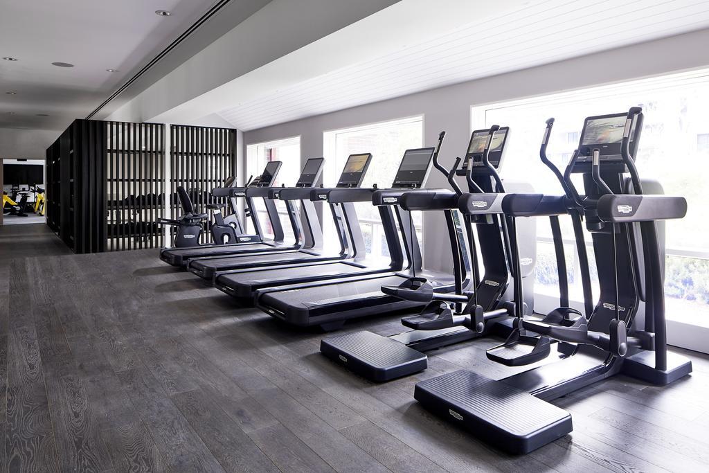 Hotel Realm Kanberra Dış mekan fotoğraf The gym at The Standard East Village